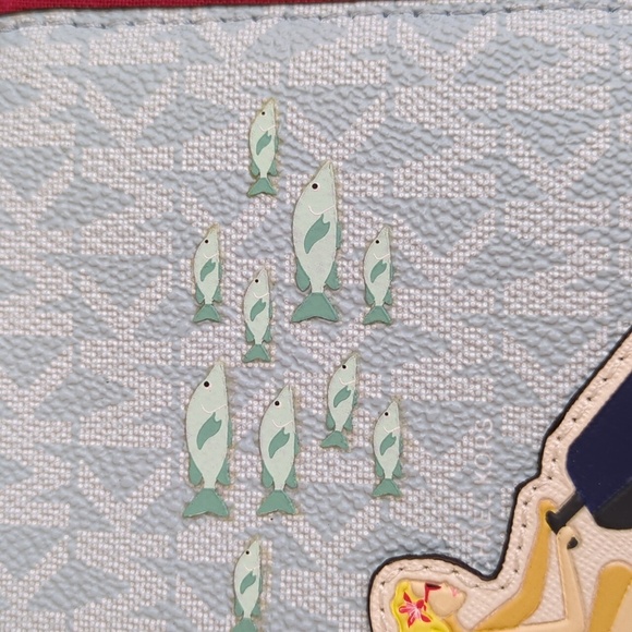 Michael Kors Jet Set Girls Passport Case - Picture 5 of 13